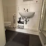アパート Apartment, Ferienwohnung- Bad-kueche- Parkplatz *