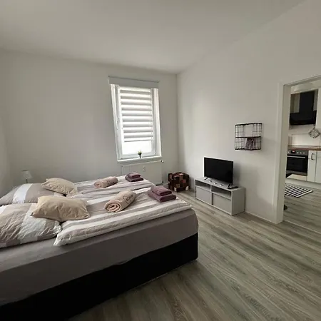 Apartman Apartment, Ferienwohnung- Bad-kueche- Parkplatz Braunschweig