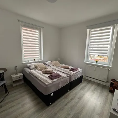 Apartment, Ferienwohnung- Bad-kueche- Parkplatz * Braunschweig