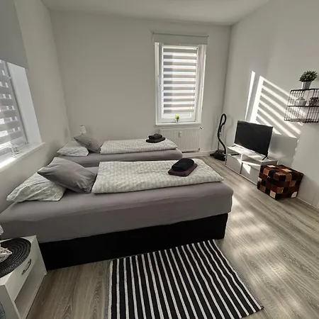 Appartement Apartment, Ferienwohnung- Bad-kueche- Parkplatz *