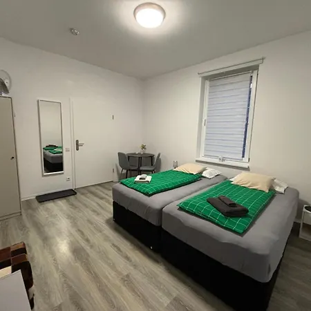 Apartment, Ferienwohnung- Bad-kueche- Parkplatz Appartement *